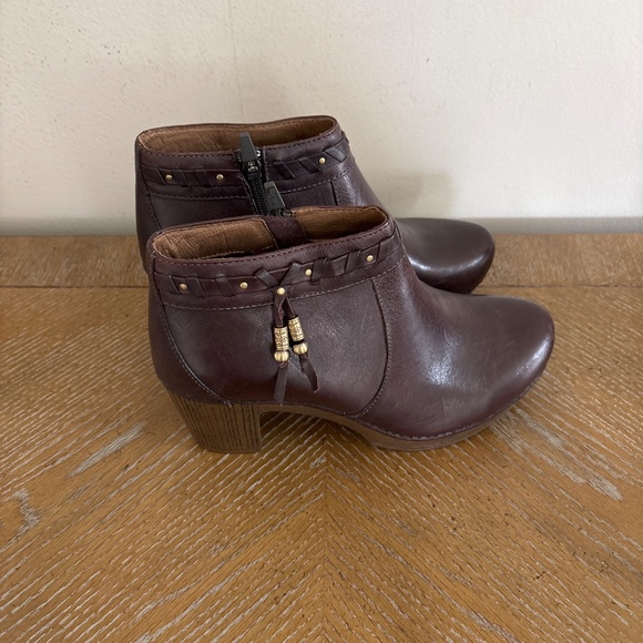 NWOT Dansko Brown Leather Dabney Ankle Boots Sz 38 US 7.5-8M - Picture 3 of 6